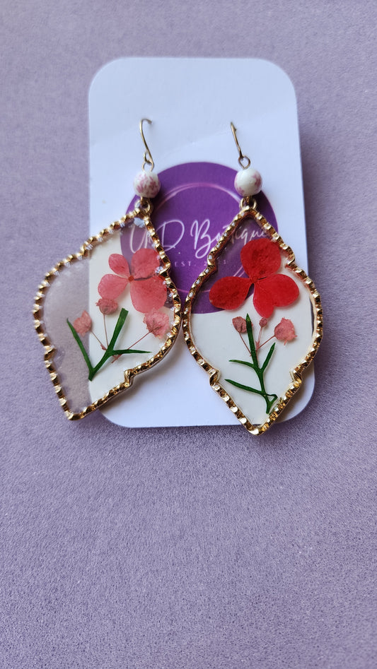 Aretes retro de resina con flores reales 